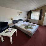 Hotel-restaurant Christine מלון 3*