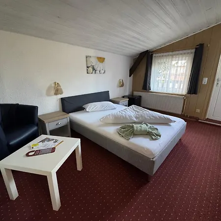 Hotel-restaurant Christine Отель 3*
